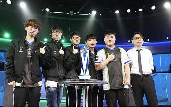 据球队内部 据球队内部